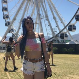 the dye off the shoulder